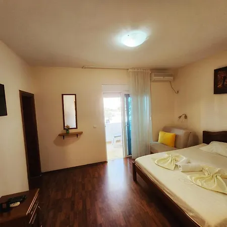 Apartments Elkom Ulcinj Exterior photo